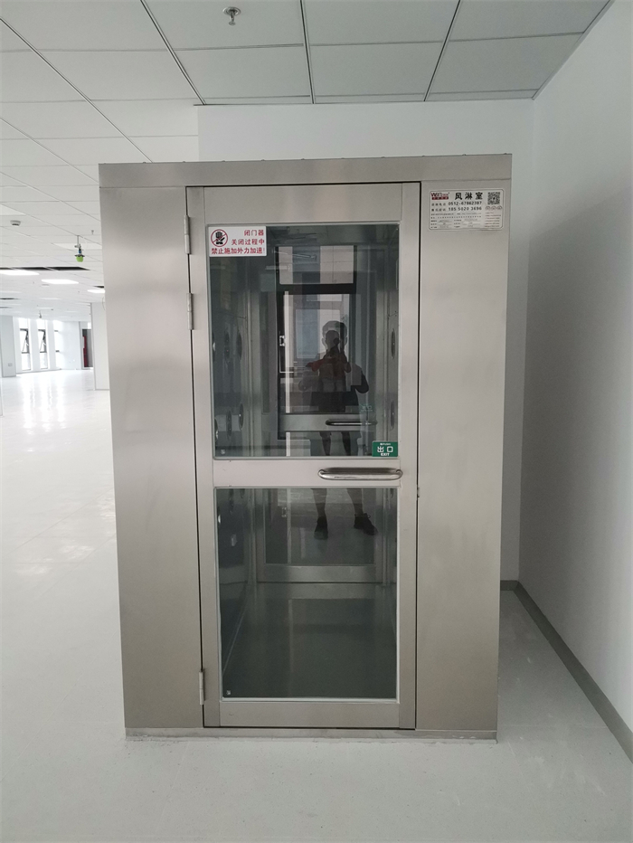江蘇吧彼科技有限公司風淋室安裝現(xiàn)場