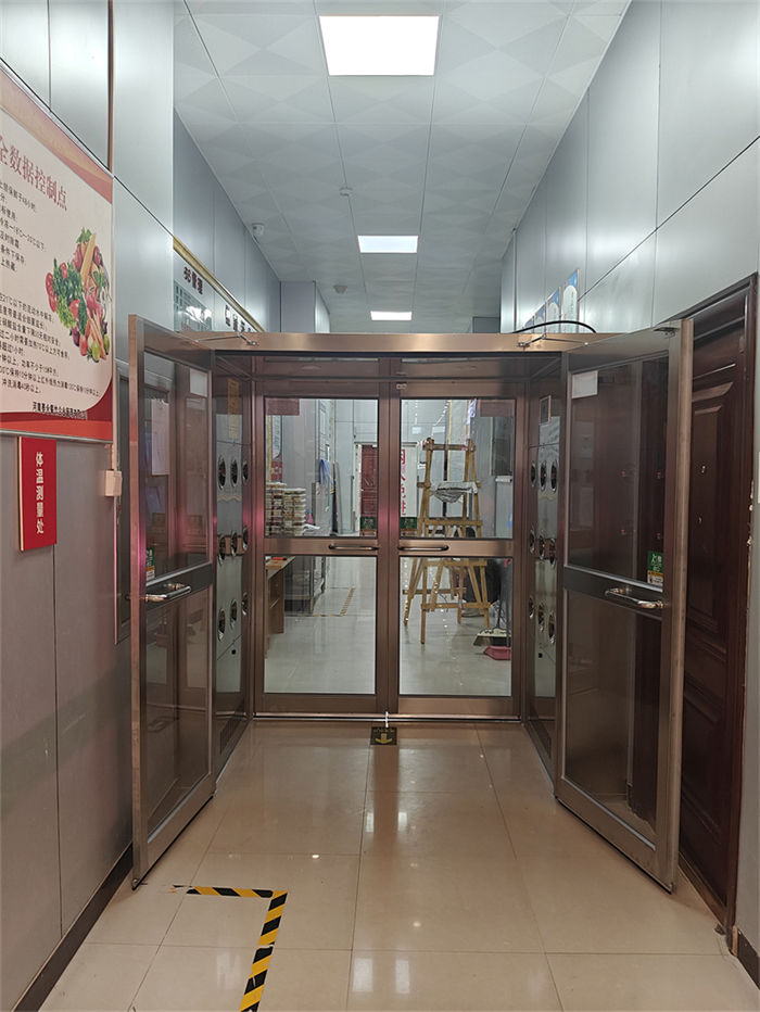 江蘇合萬瑞環(huán)?？萍加邢薰撅L淋室安裝